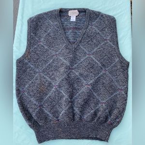 “AMITA” OLD MAN VEST
SIZE: MEN’S L